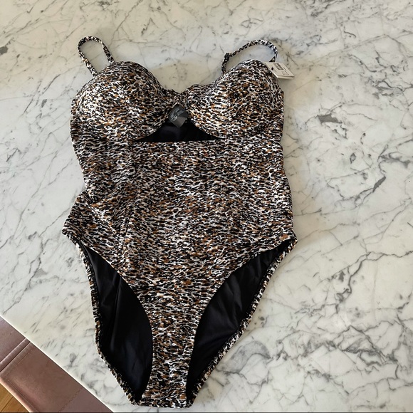 NEW Animal Pattern Gorgeous Swimsuit - Picture 6 of 12
